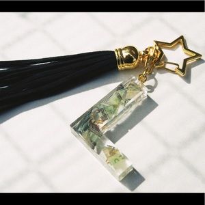 Money initial keychain “L”